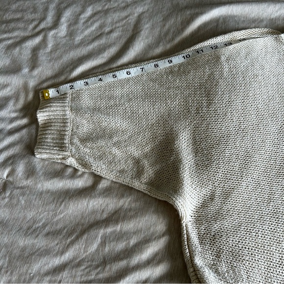 Old Navy Cream, Neutral Women's 3/4 Sleeve Oversized Cropped Crew Neck Sweater - Picture 5 of 5